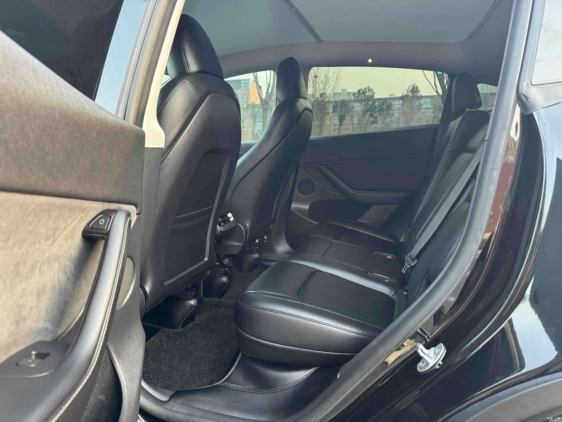Tesla Model Y, 2023 6