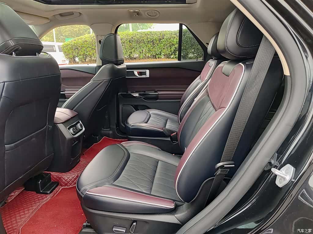 Ford Explorer, 2023 8