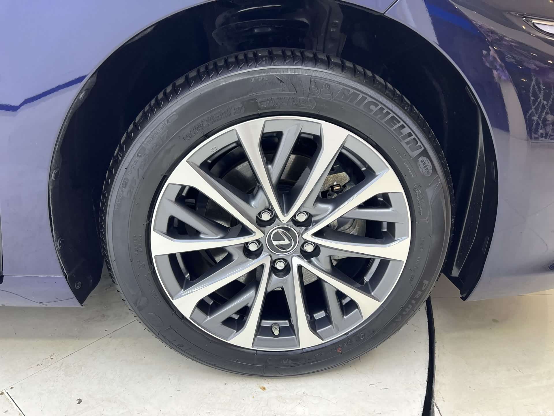 Lexus ES, 2025 19