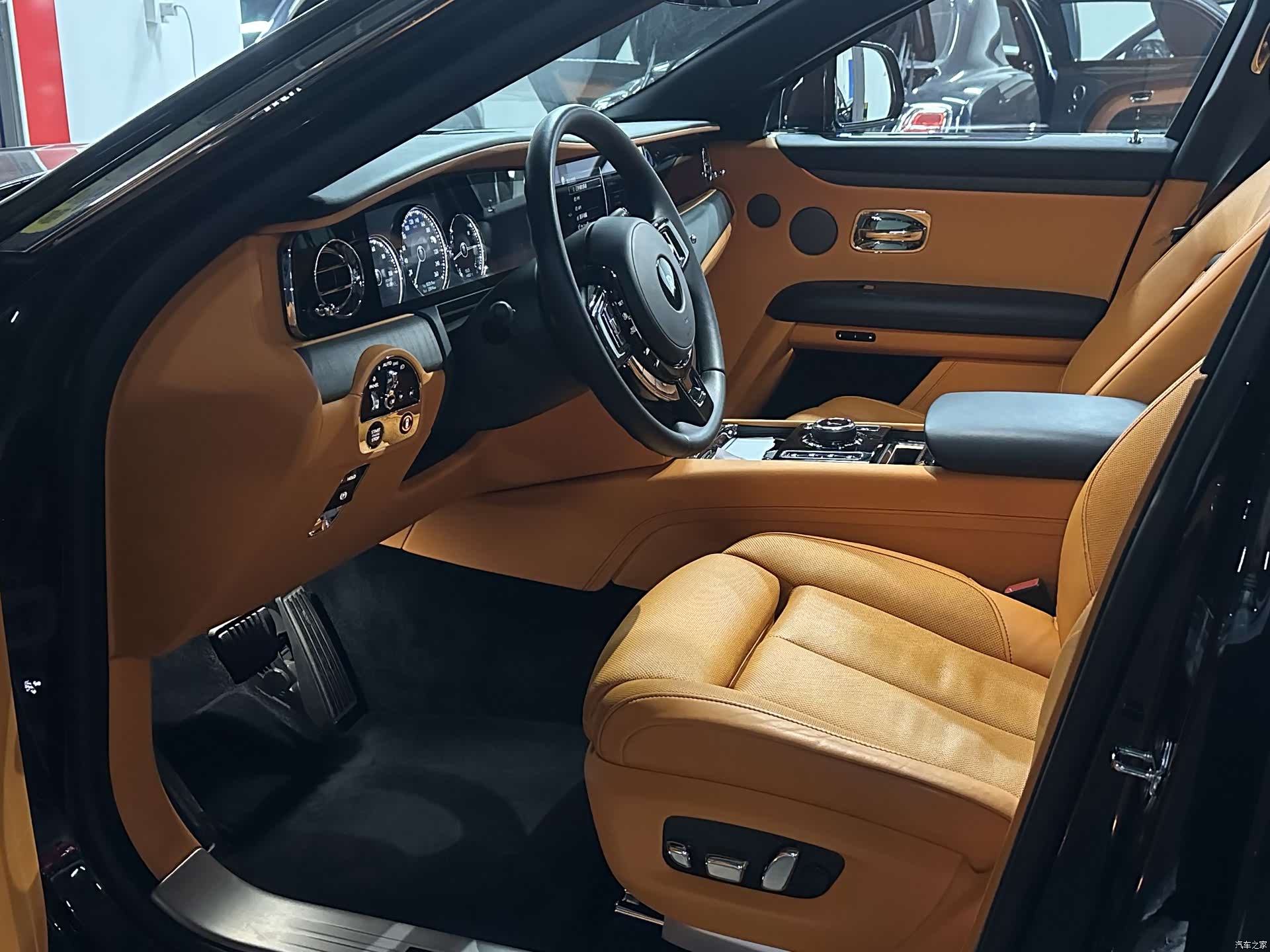 Rolls-Royce Ghost, 2021 все фото