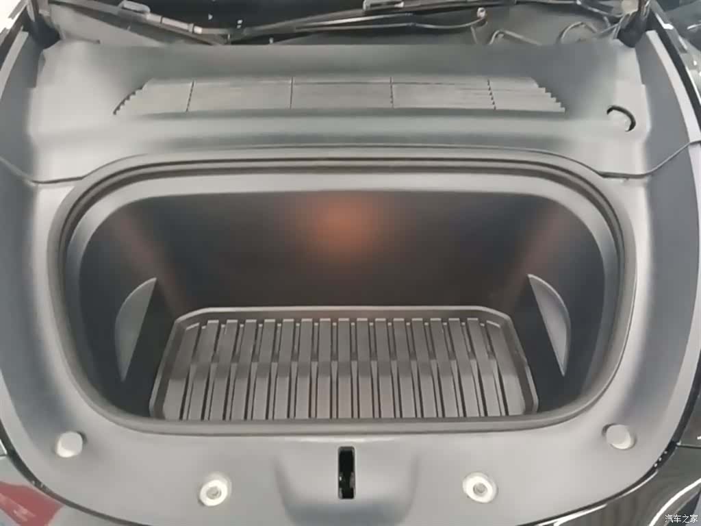 Tesla Model Y, 2023 20