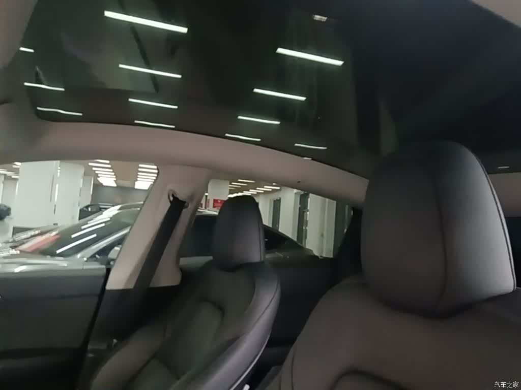 Tesla Model Y, 2023 18