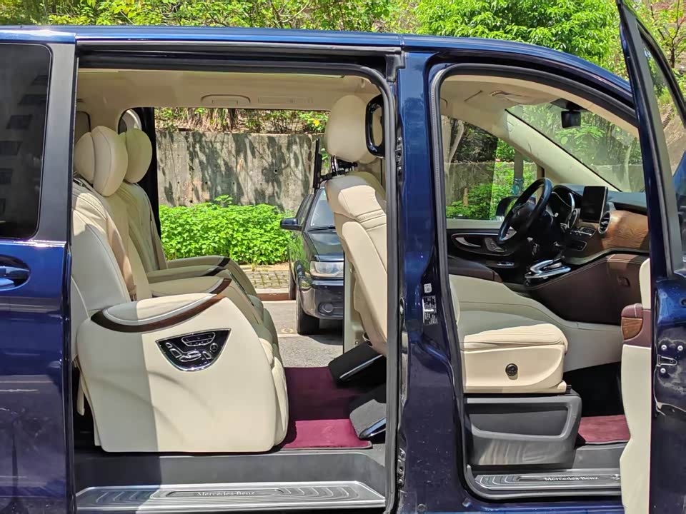 Mercedes-Benz V-class