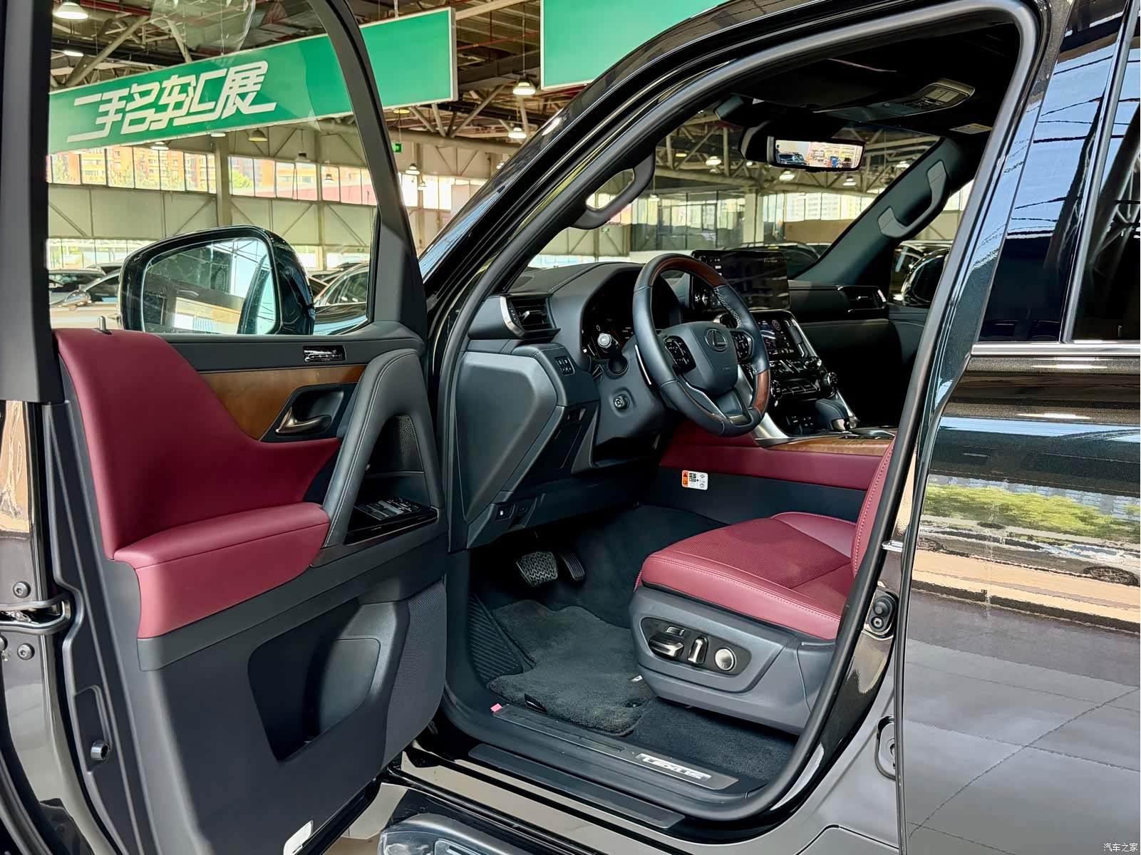 Lexus LX, 2026 15