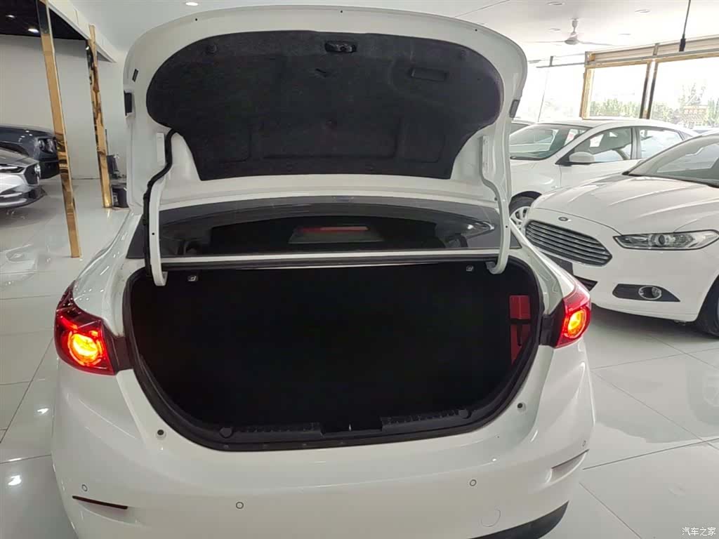 Mazda Mazda3, 2019 19