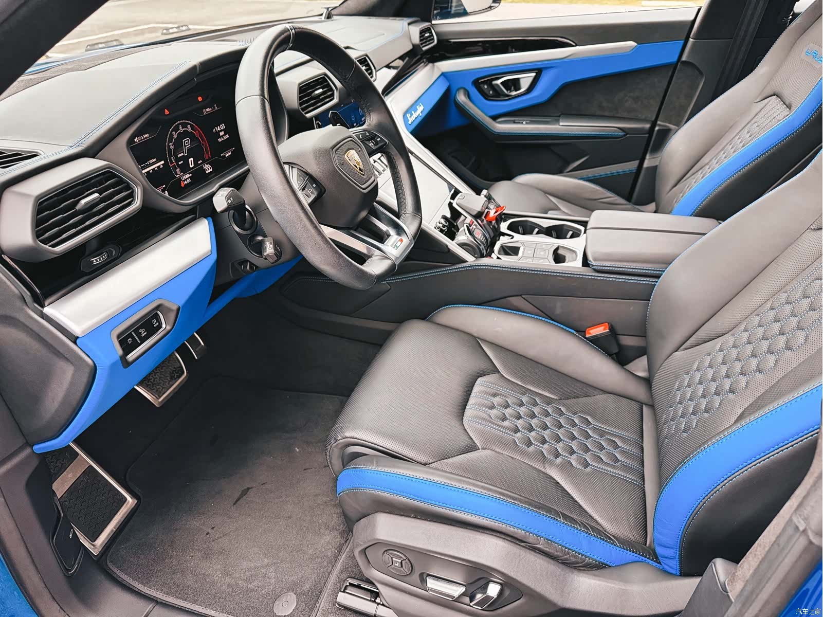 Lamborghini Urus, 2024 12