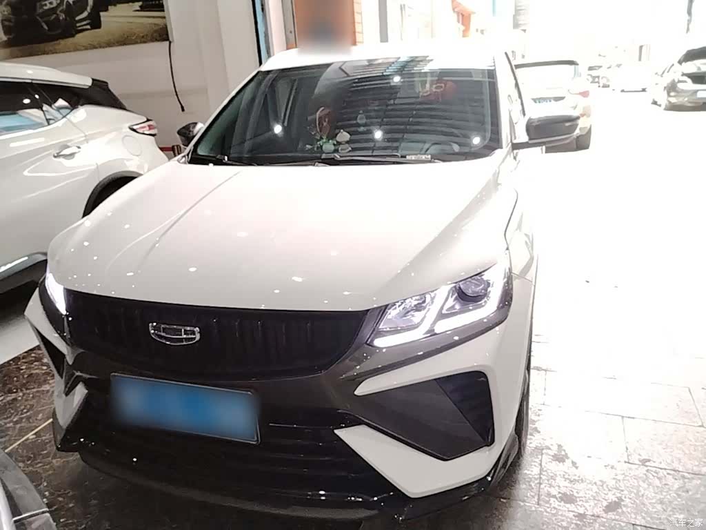 Geely Coolray, 2025 3
