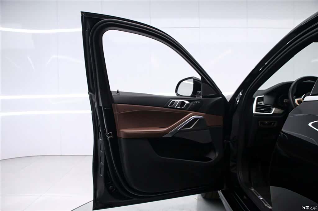 BMW X6, 2023 11
