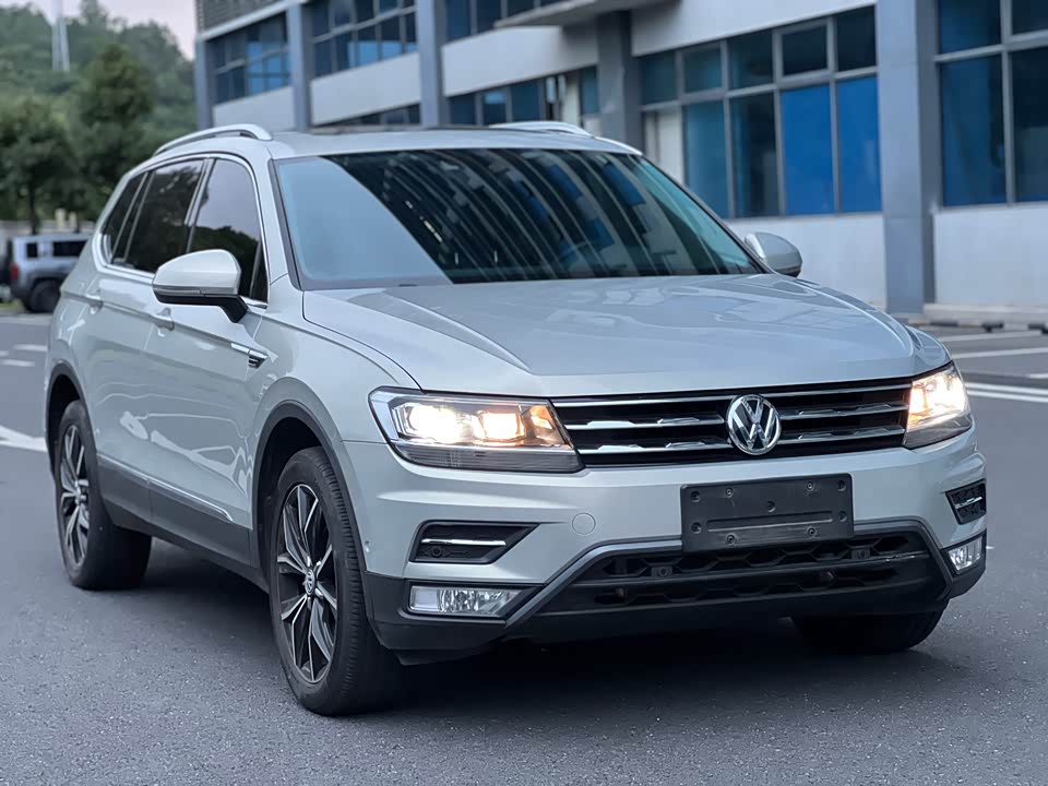 Volkswagen Tiguan L