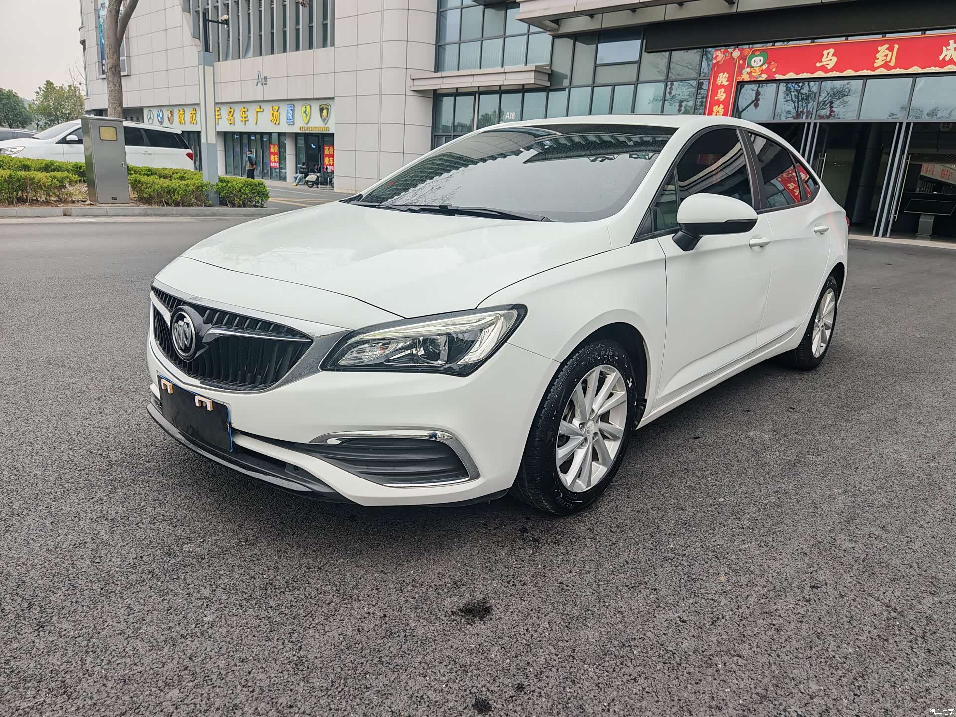 Buick Verano, 2019 1