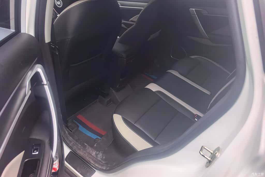Geely Coolray, 2020 11