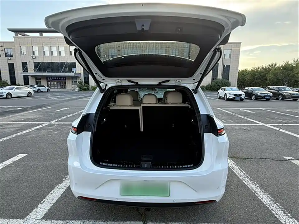 Li Auto Ideal L6
