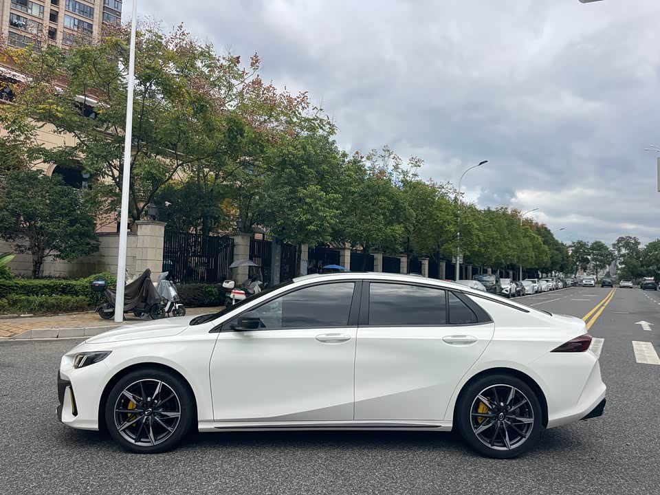 Trumpchi Shadow Leopard