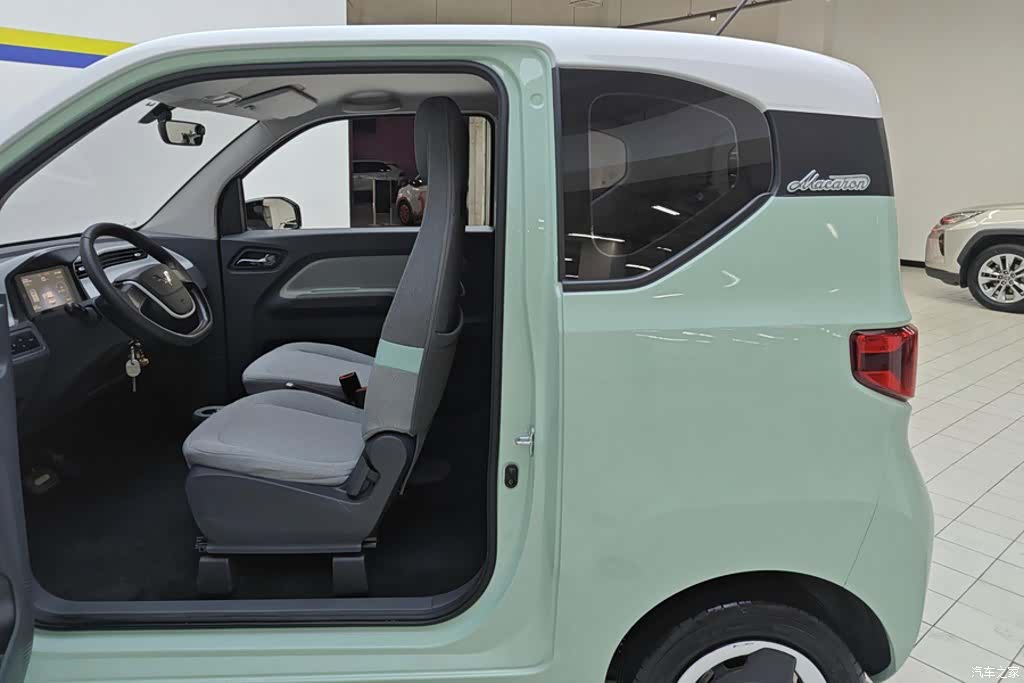 Wuling MINIEV, 2023 11