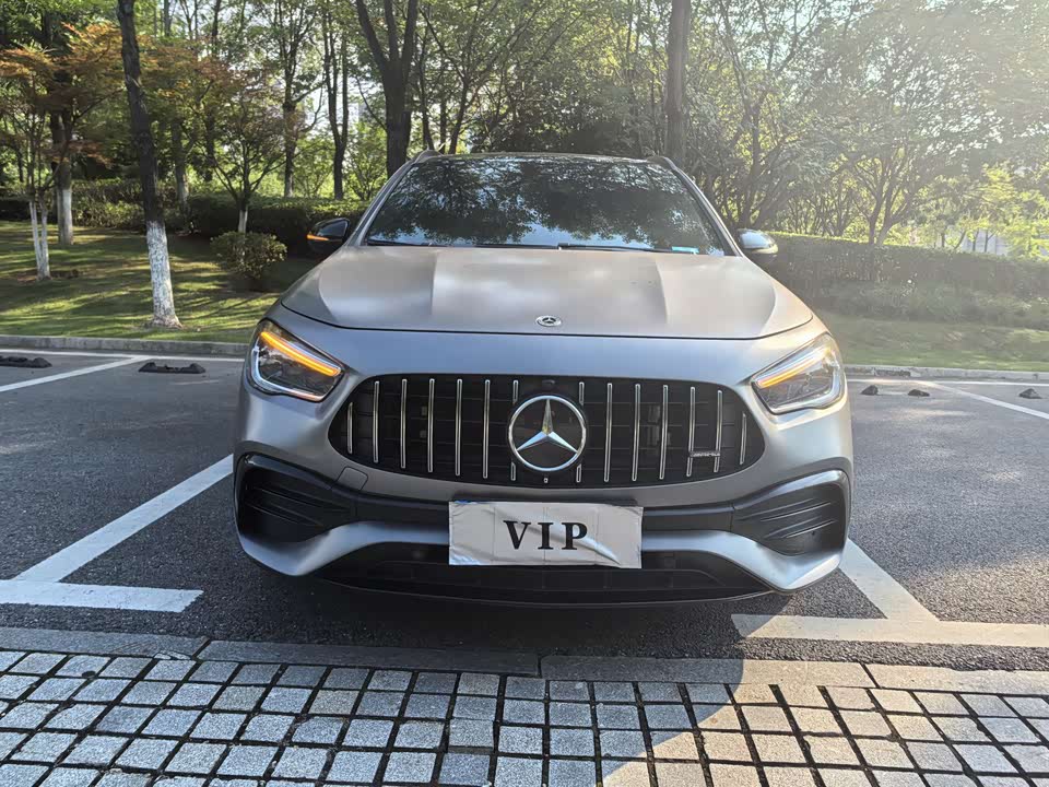 Mercedes-Benz GLA AMG Mercedes-Benz GLA AMG