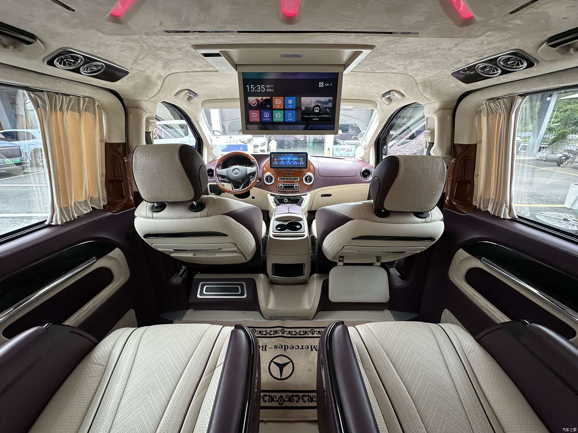 Mercedes-Benz 7, 2021 9