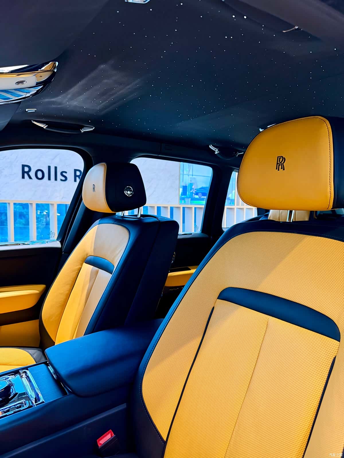 Rolls-Royce Cullinan, 2022 7