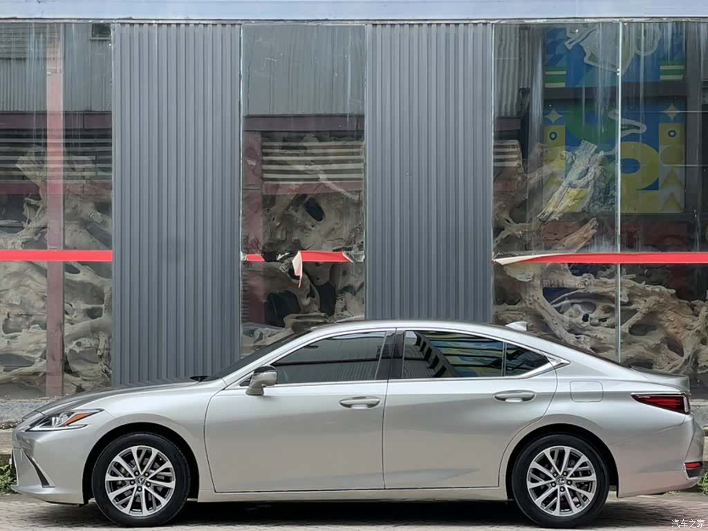 Lexus ES, 2022 6