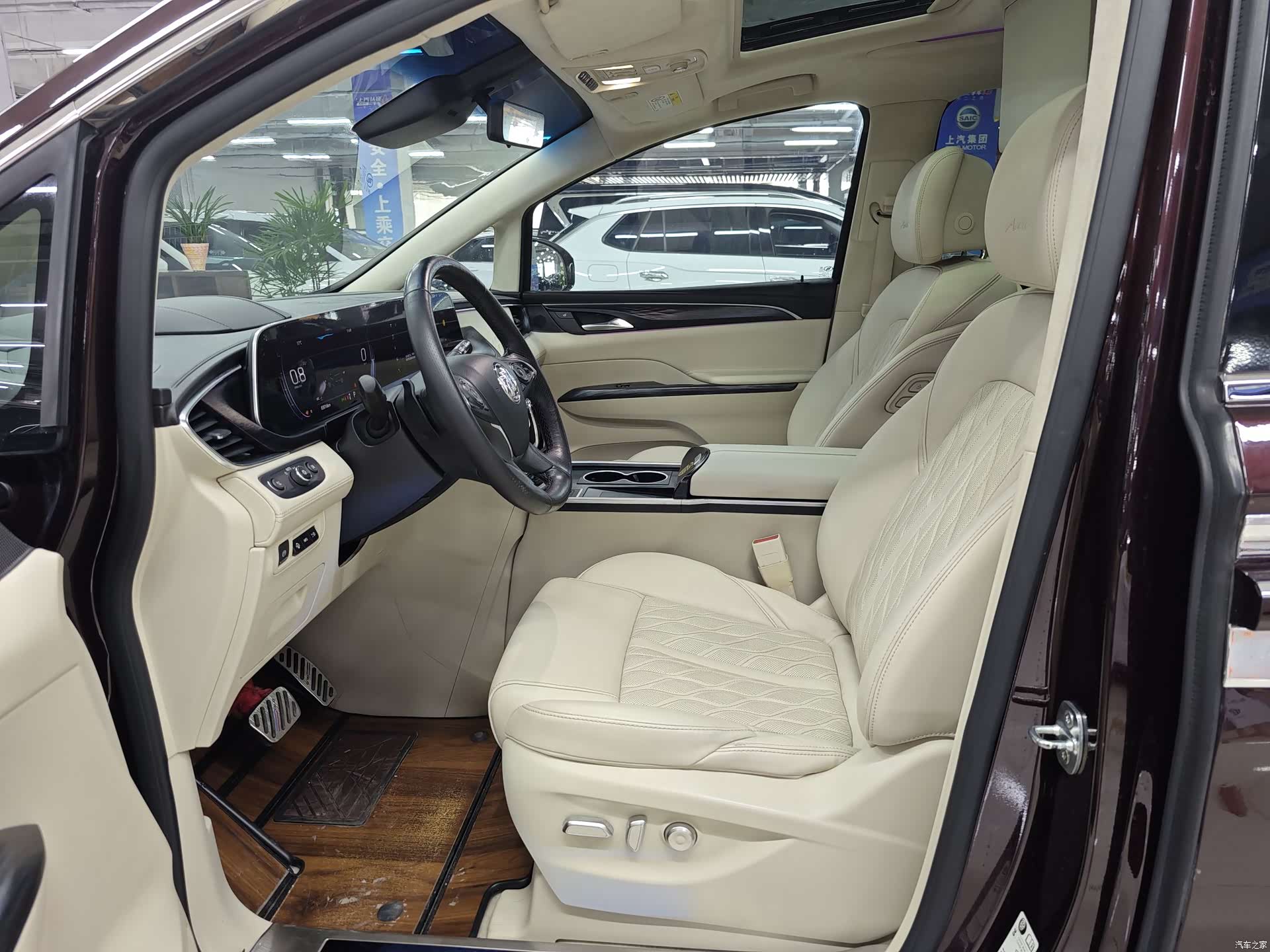 Buick GL8, 2021 все фото
