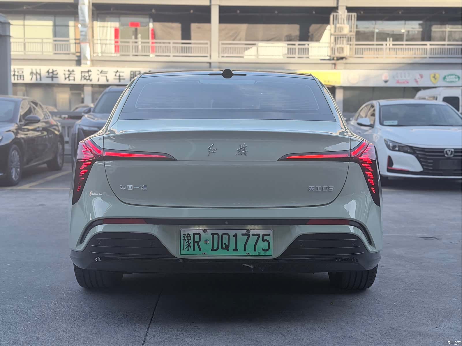 Hongqi 05, 2025 все фото