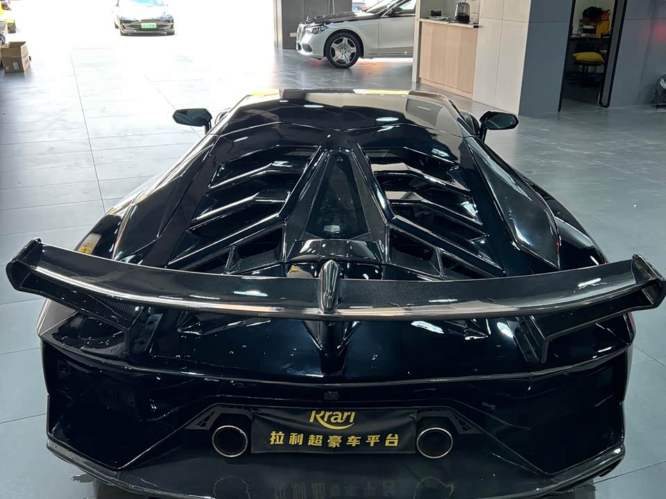 Lamborghini Aventador