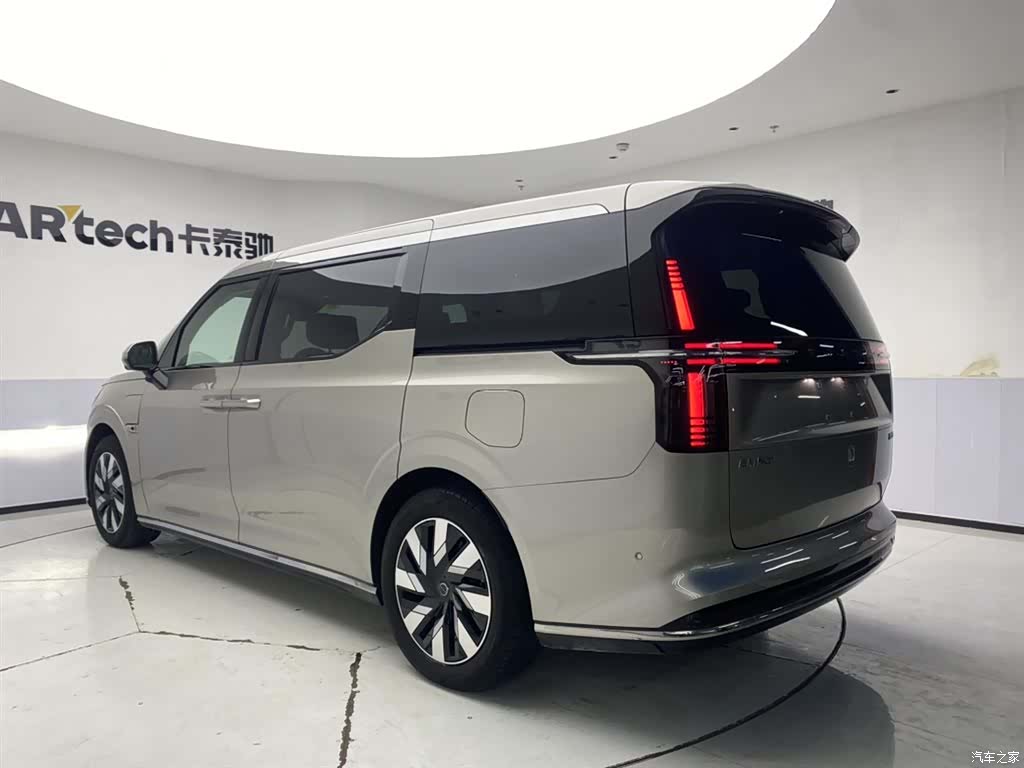 Volvo EM90, 2024 7