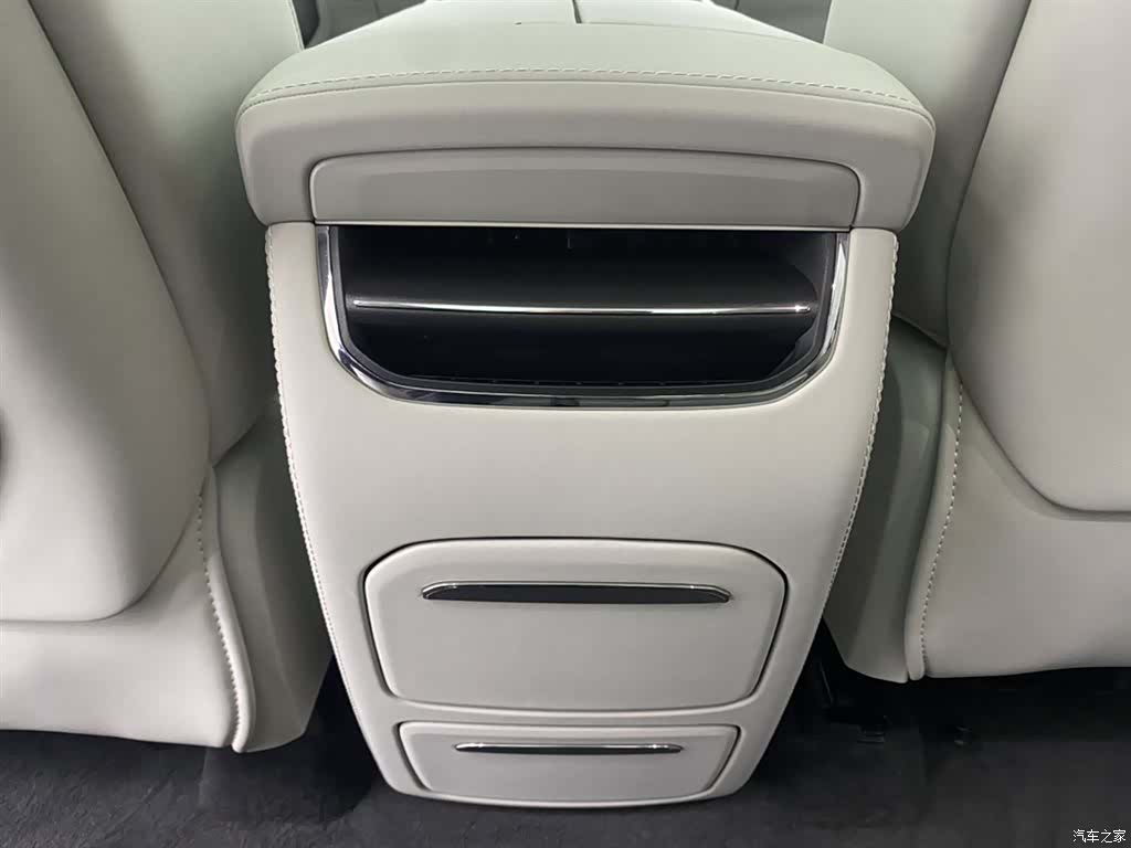 Volvo EM90, 2024 27