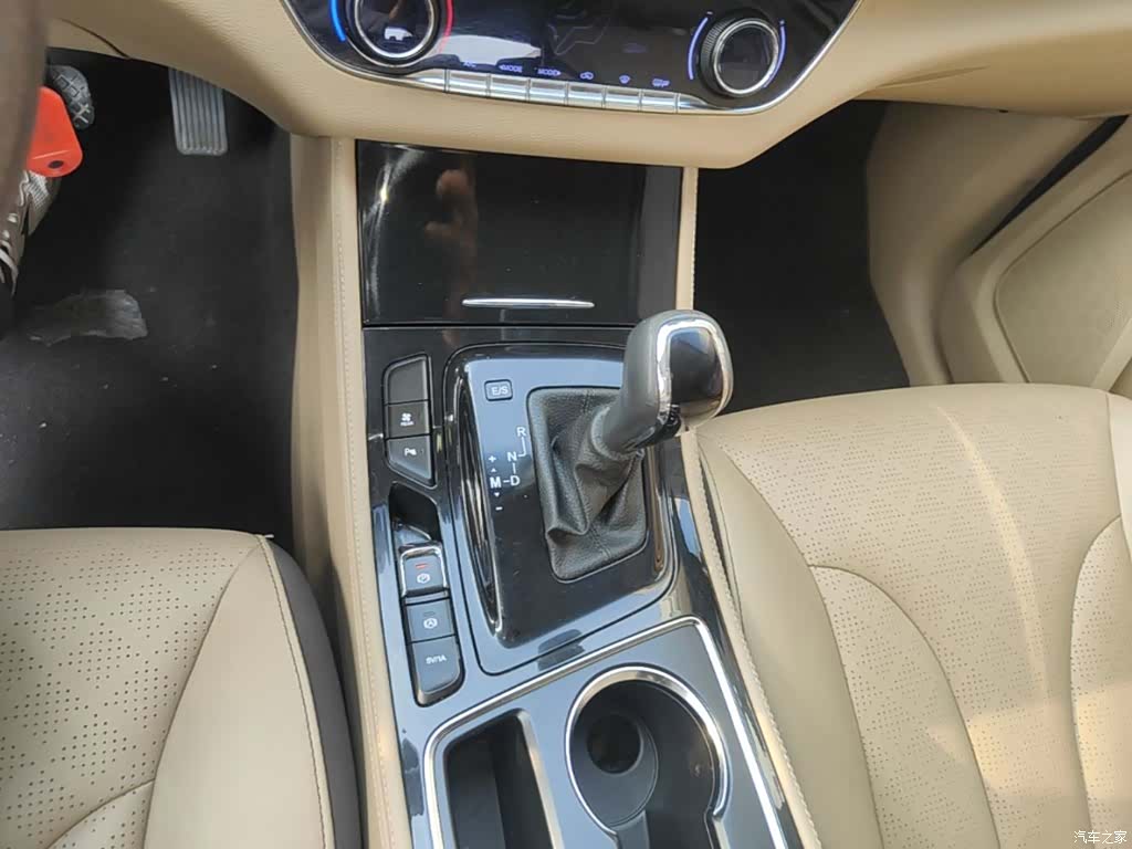 Wuling 730, 2017 14