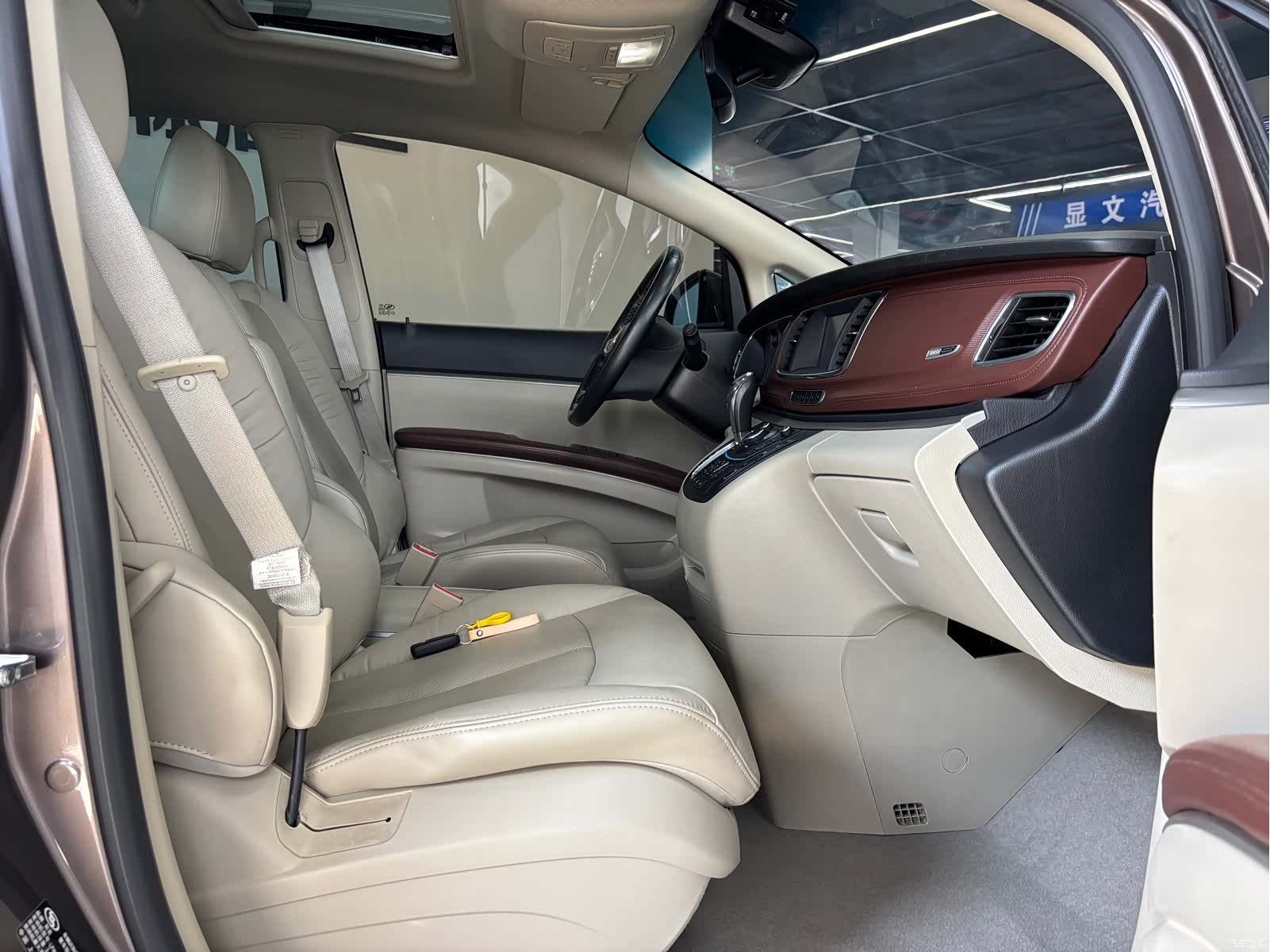 Buick GL8, 2016 все фото