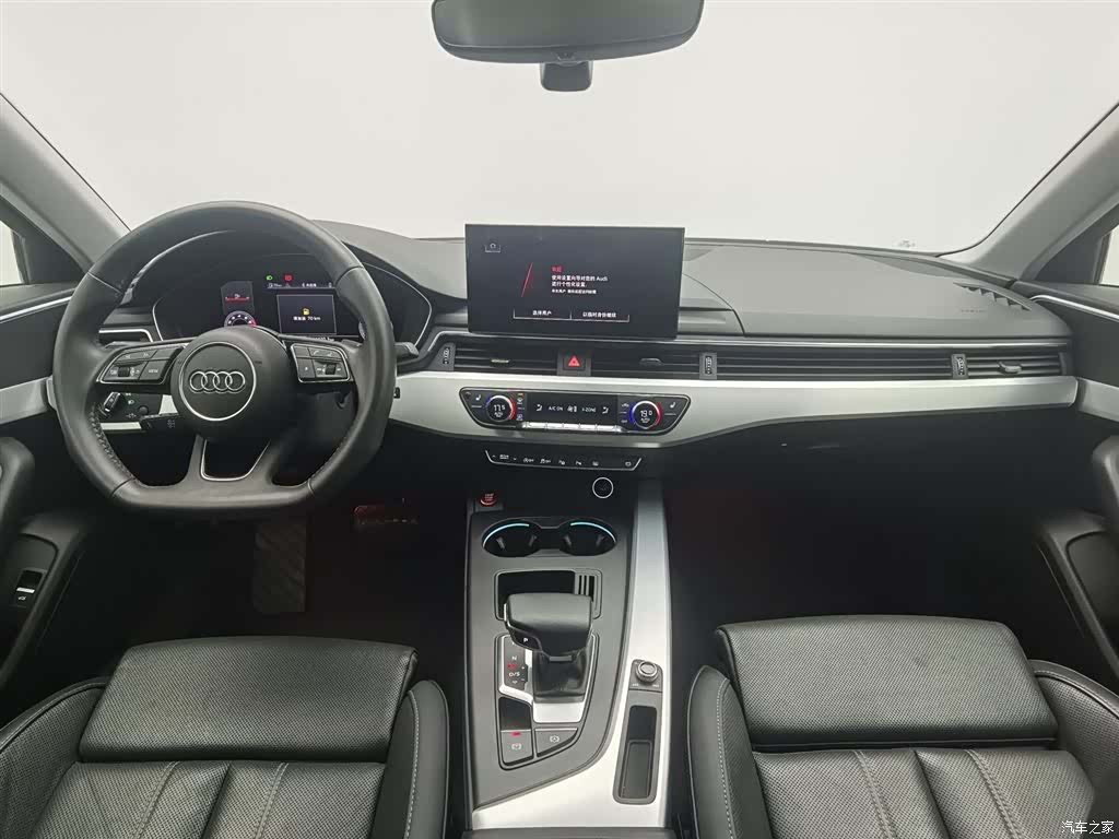 Audi A4L, 2020 все фото