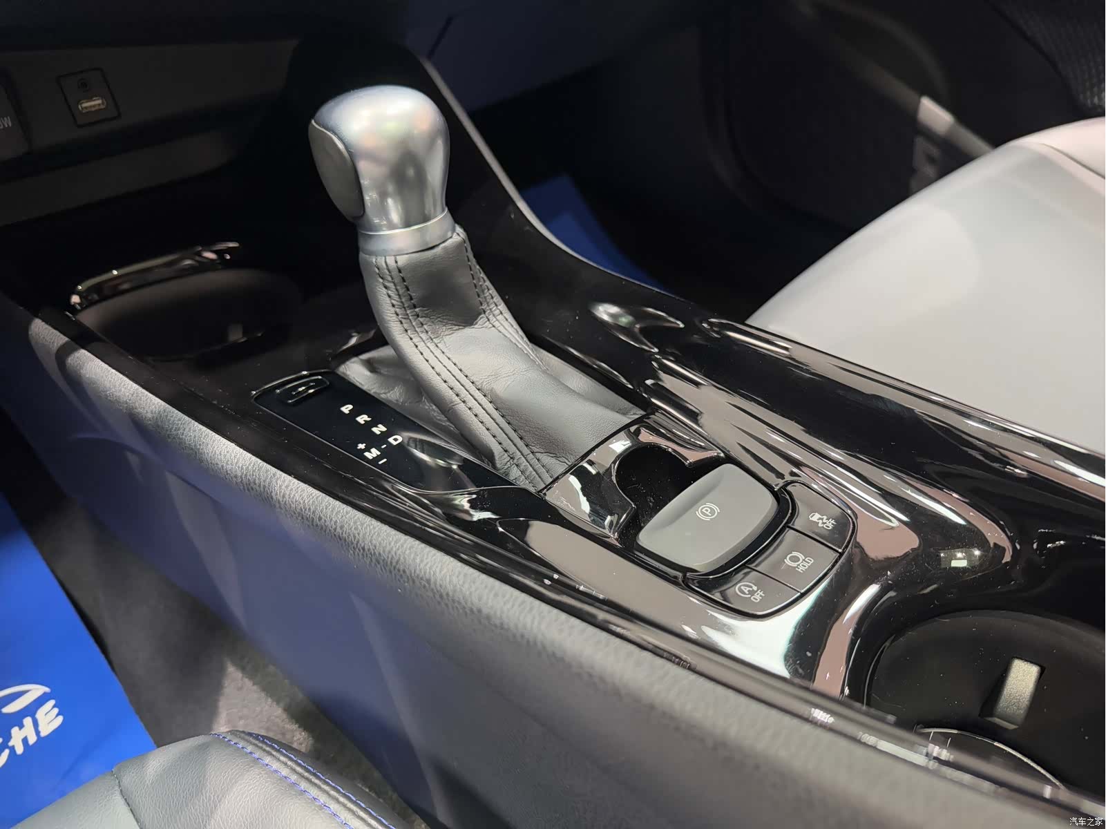 Toyota C-HR, 2021 10