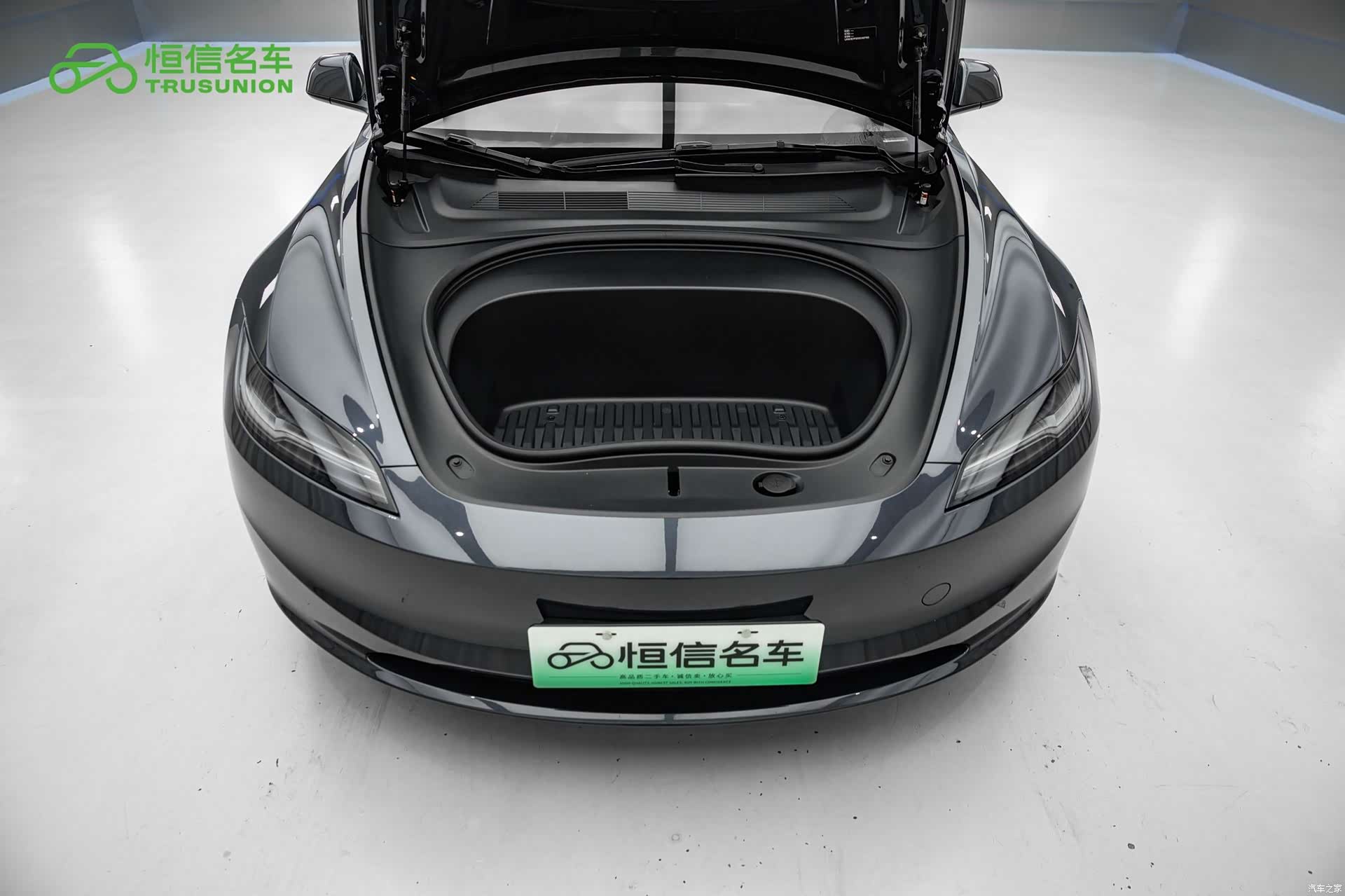 Tesla Model 3, 2025 11