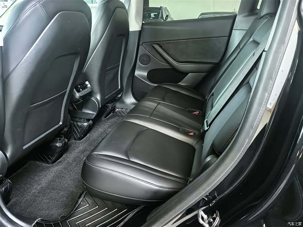 Tesla Model Y, 2023 8