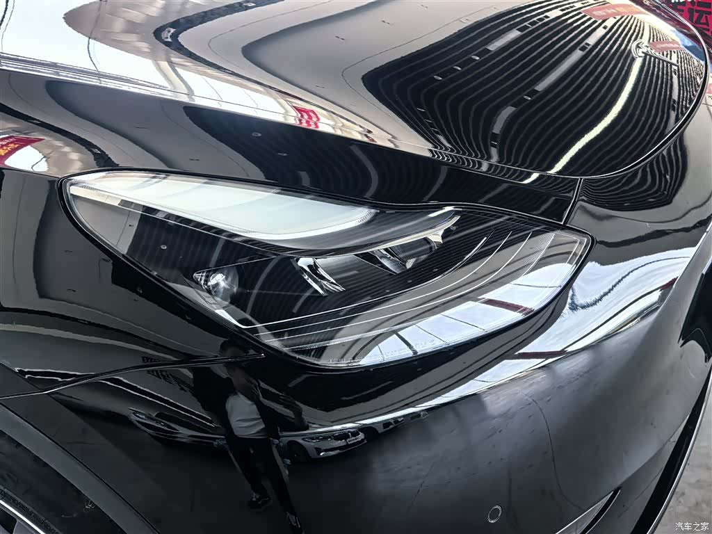 Tesla Model Y, 2023 все фото