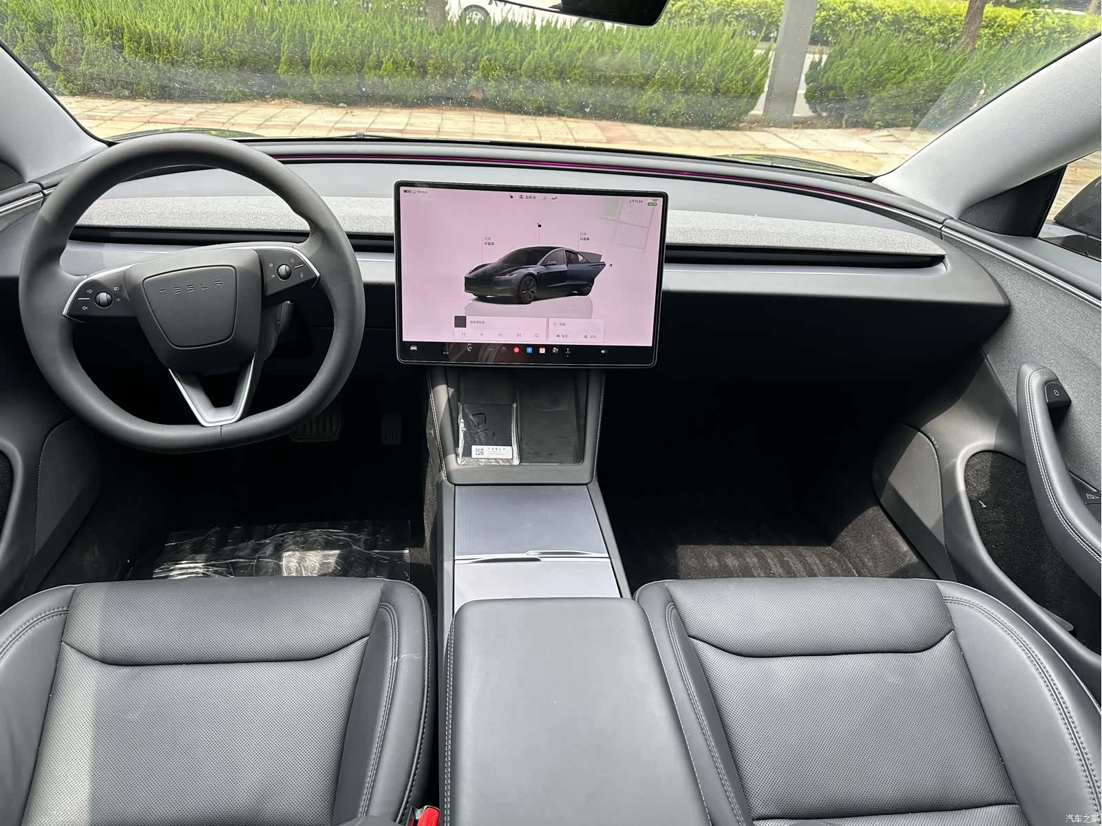 Tesla Model 3, 2025 8