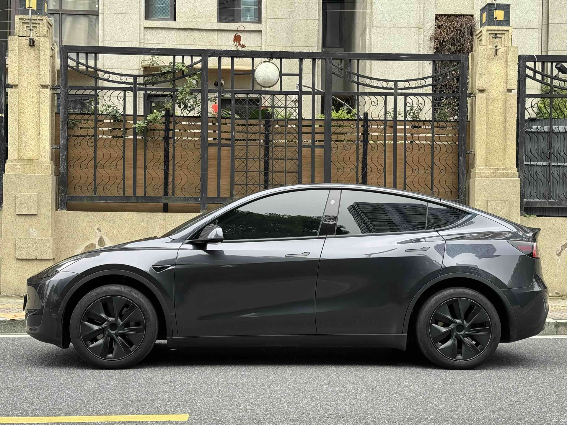Tesla Model Y, 2024 3