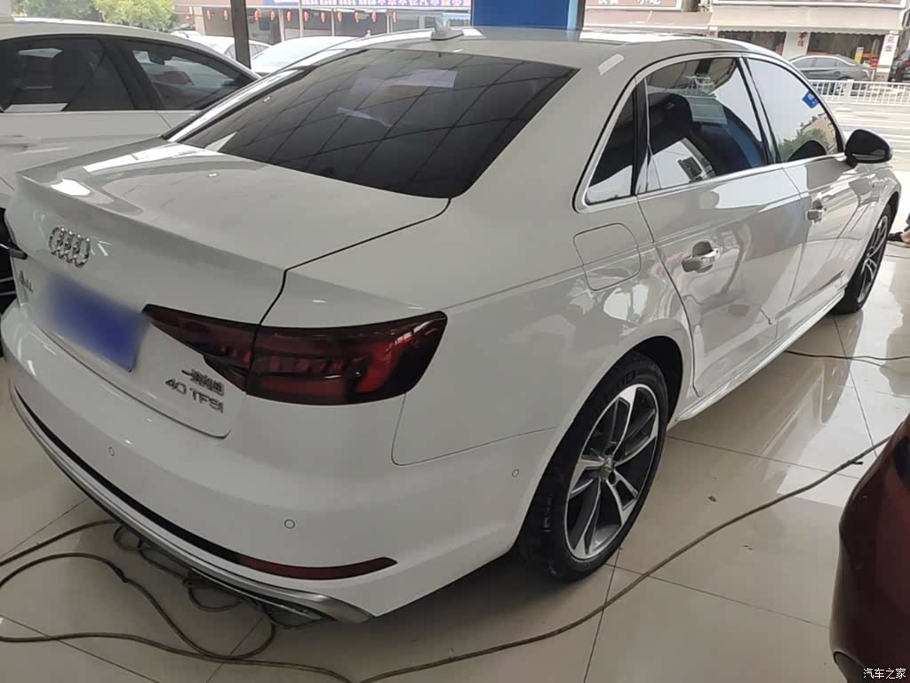 Audi A4L, 2018 7