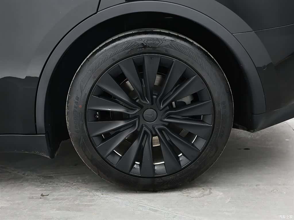 Tesla Model Y, 2021 11
