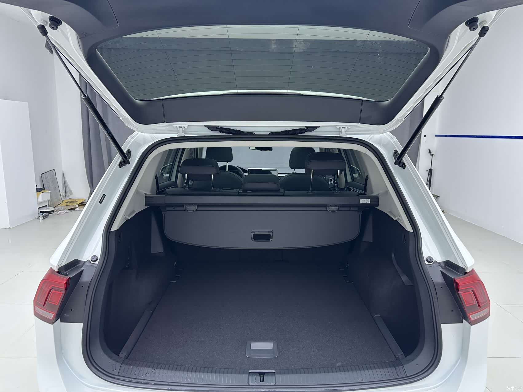 Volkswagen Tiguan L, 2023 22