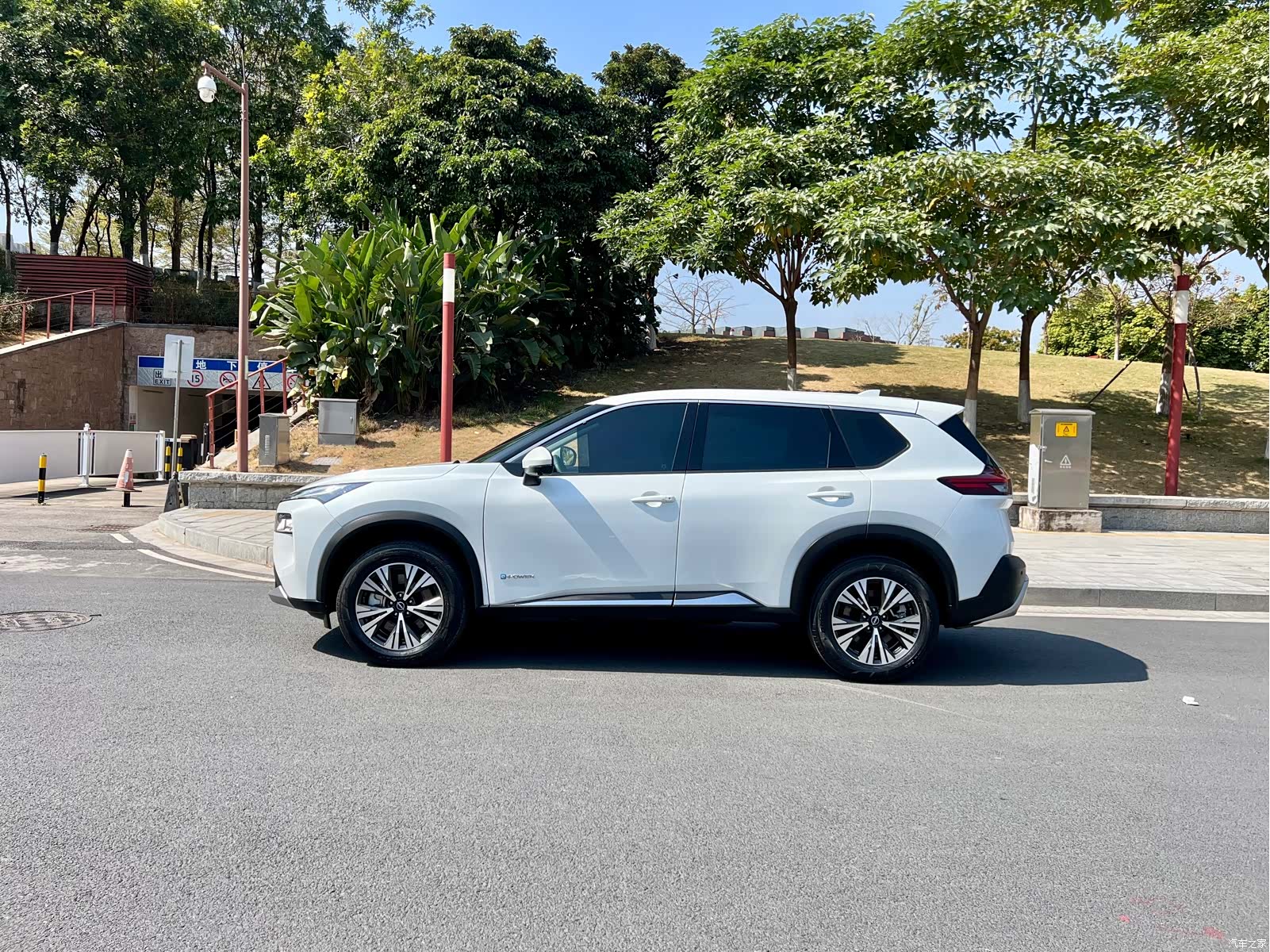 Nissan X-Trail, 2024 все фото