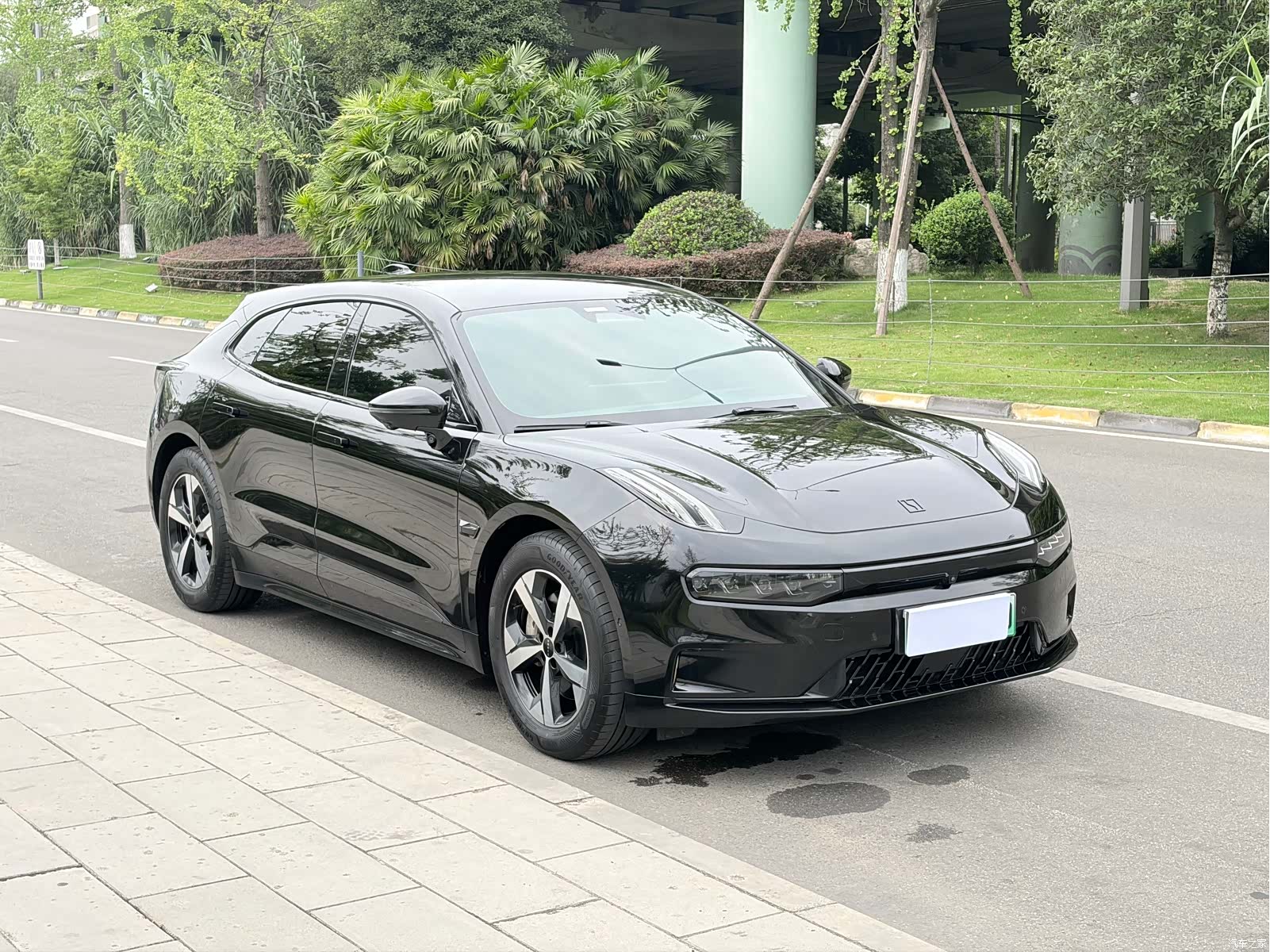 Zeekr 001, 2023 2
