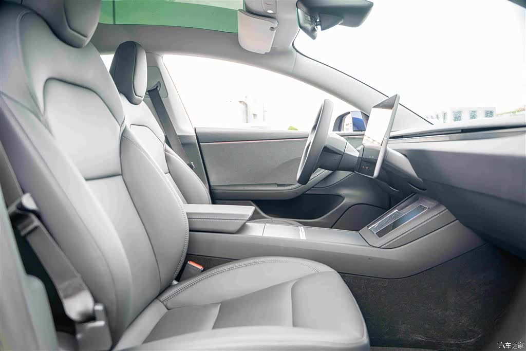 Tesla Model 3, 2026 14