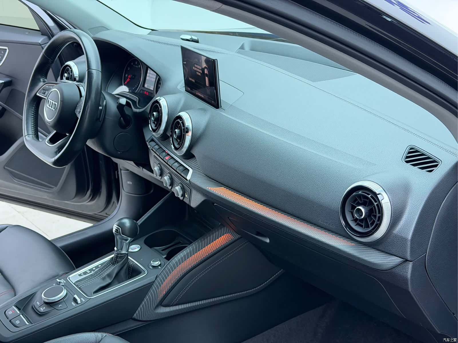 Audi Q2L, 2022 16