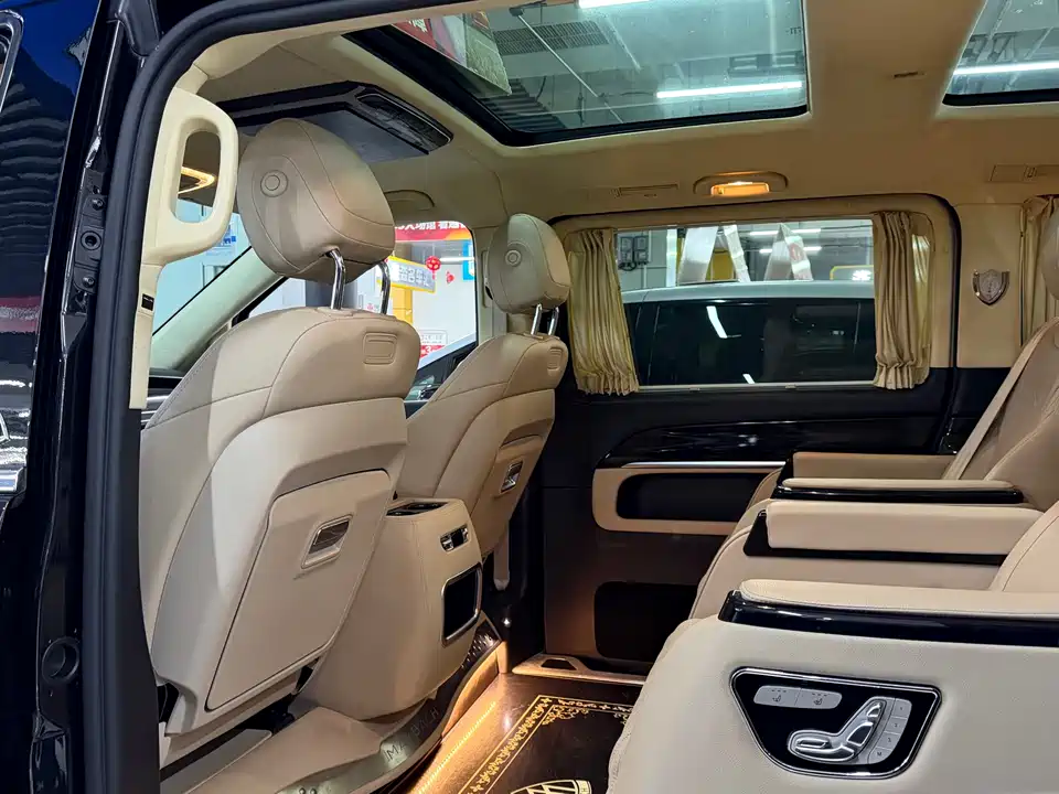 Mercedes-Benz V-class