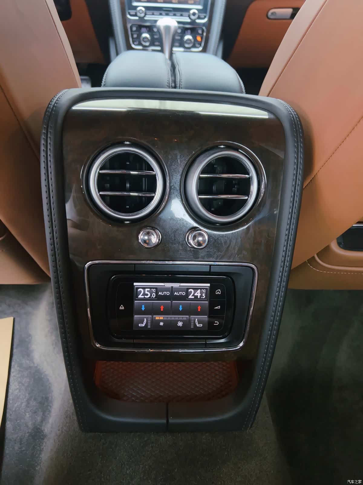 Bentley Flying Spur, 2015 8