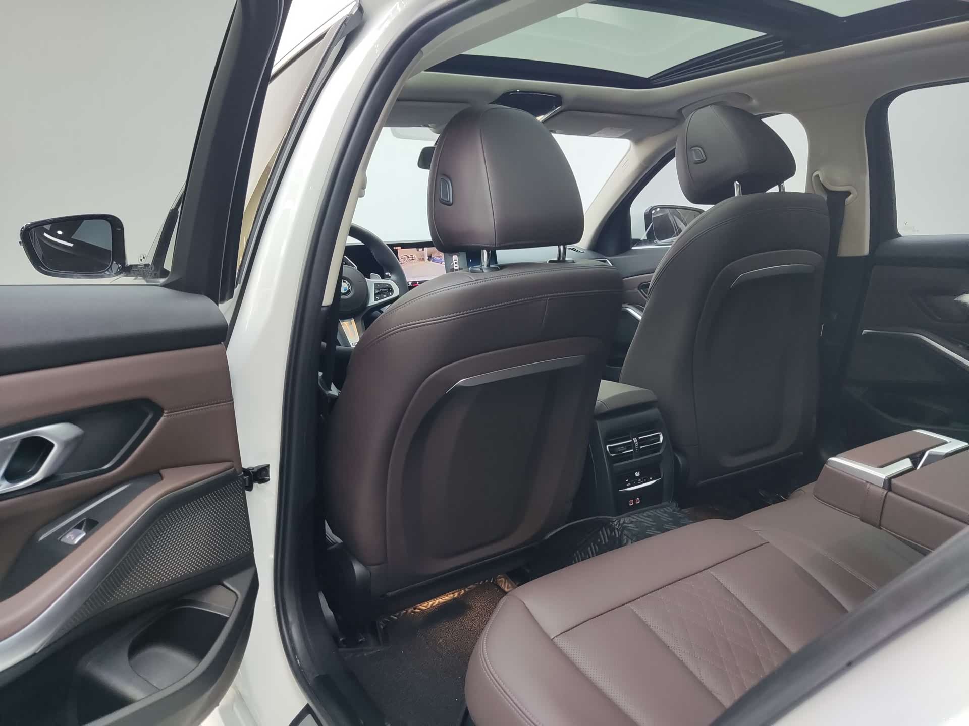 BMW 3 Series, 2022 6
