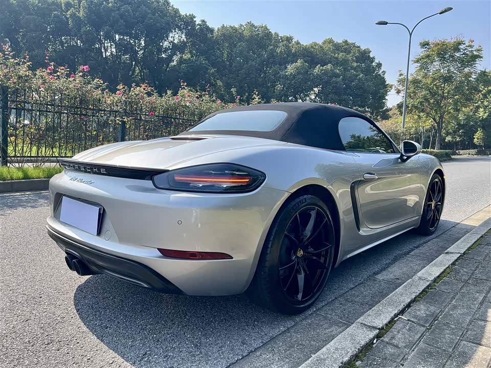 Porsche 718