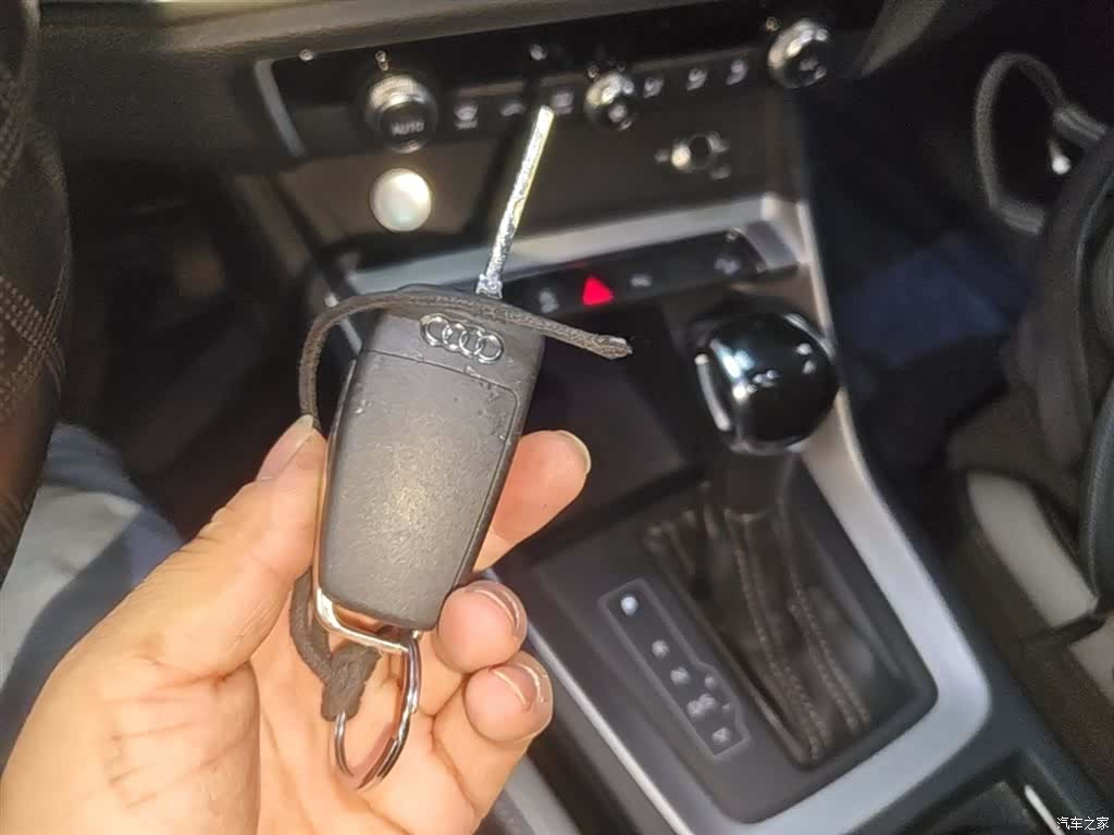Audi Q3, 2019 9