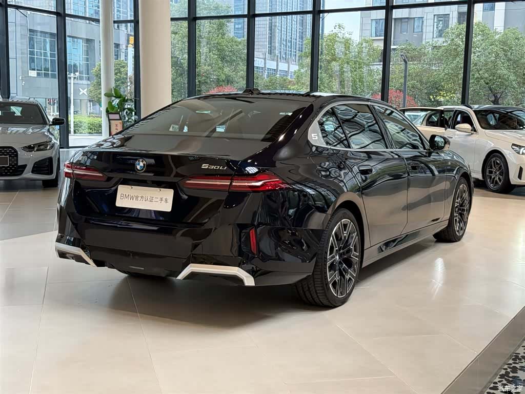 BMW 5 Series, 2025 13