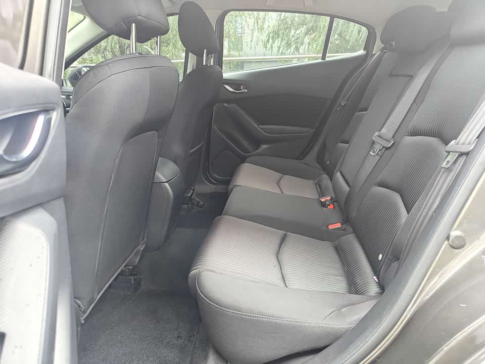 Mazda 3 Angkesaila